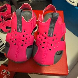 Nike Kids Vibrant Pink and Gray Sandals